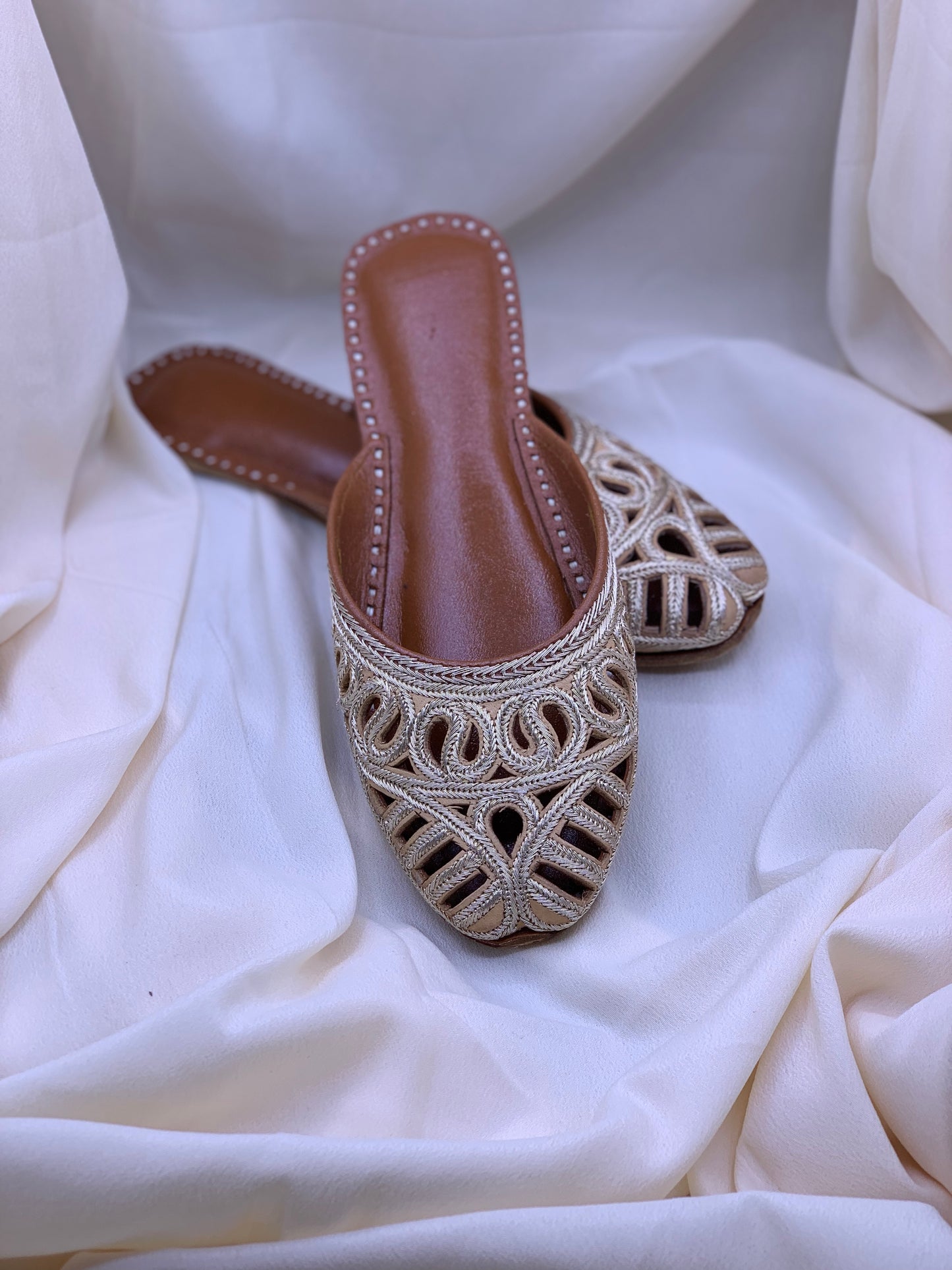 Handcrafted Back Open Cutwork Khussa | Elegant Traditional Footwear
