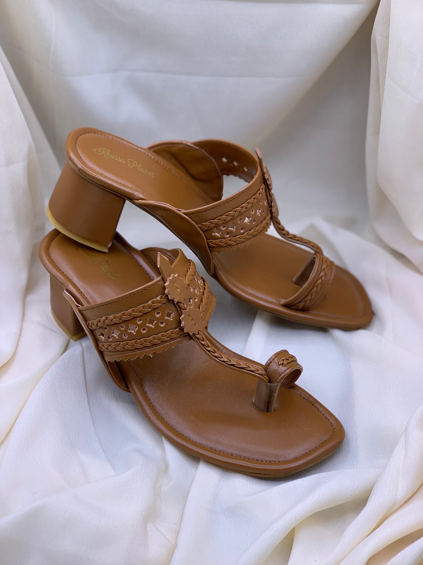 Elegant Hell Kolhapuri