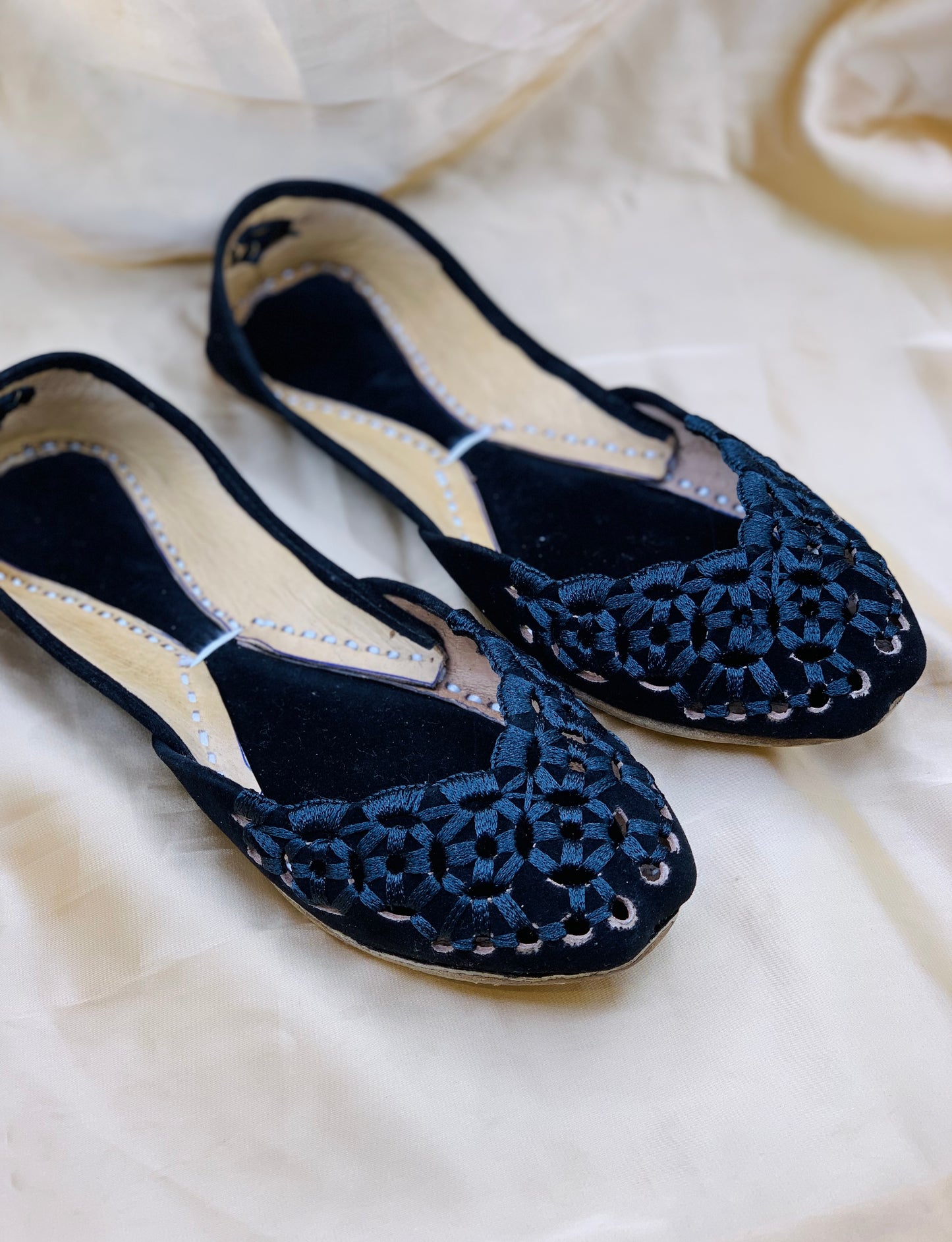 Handmade Blue Velvet Khussa for Women – Traditional Ethnic Flat Shoes with Elegant cut work Embroidery