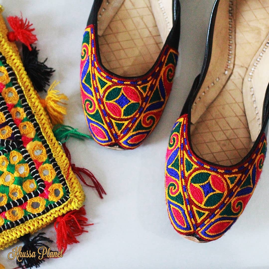 Handcrafted Embroidered Khussa