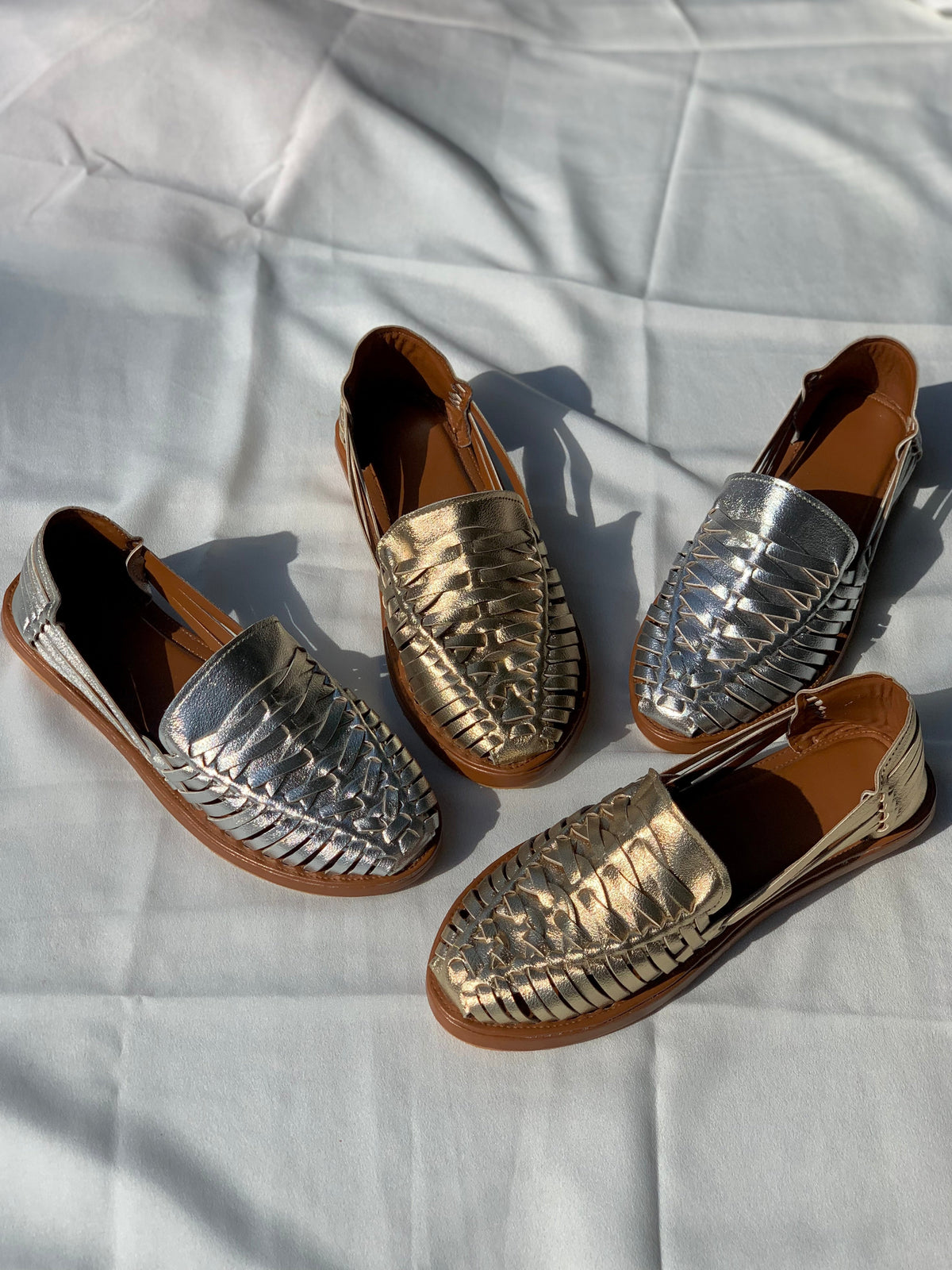 11 strap slides ( closed back )