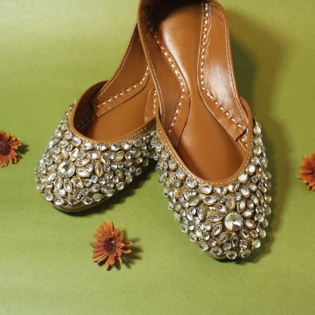 Kundan Royale – Handcrafted Bridal Khussa