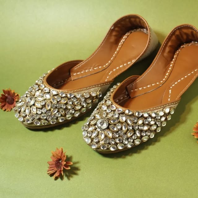 Kundan Royale – Handcrafted Bridal Khussa