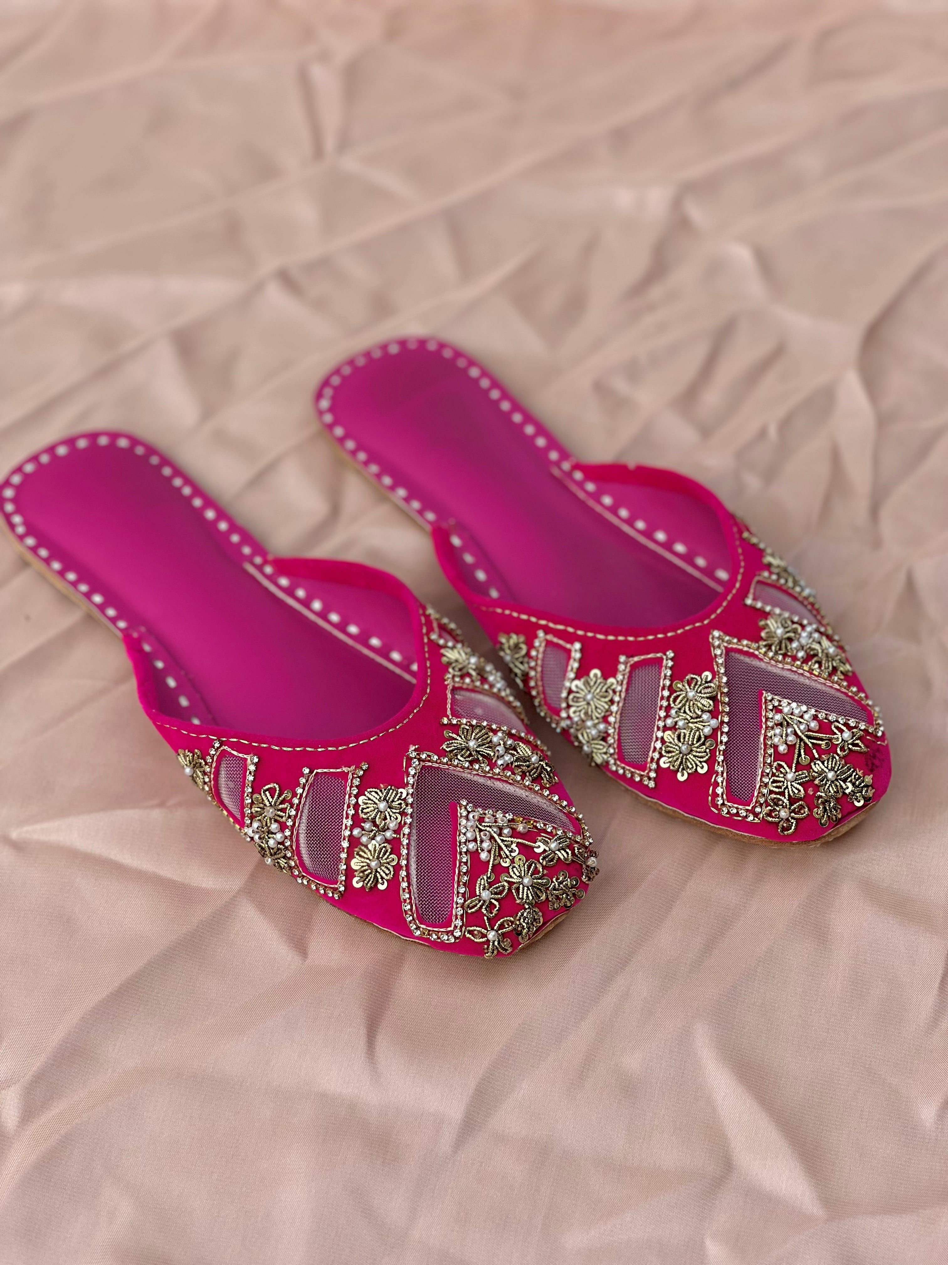 Elegant Pink Backopen Khussa – Handcrafted Dabka & Pearl with Net Detail
