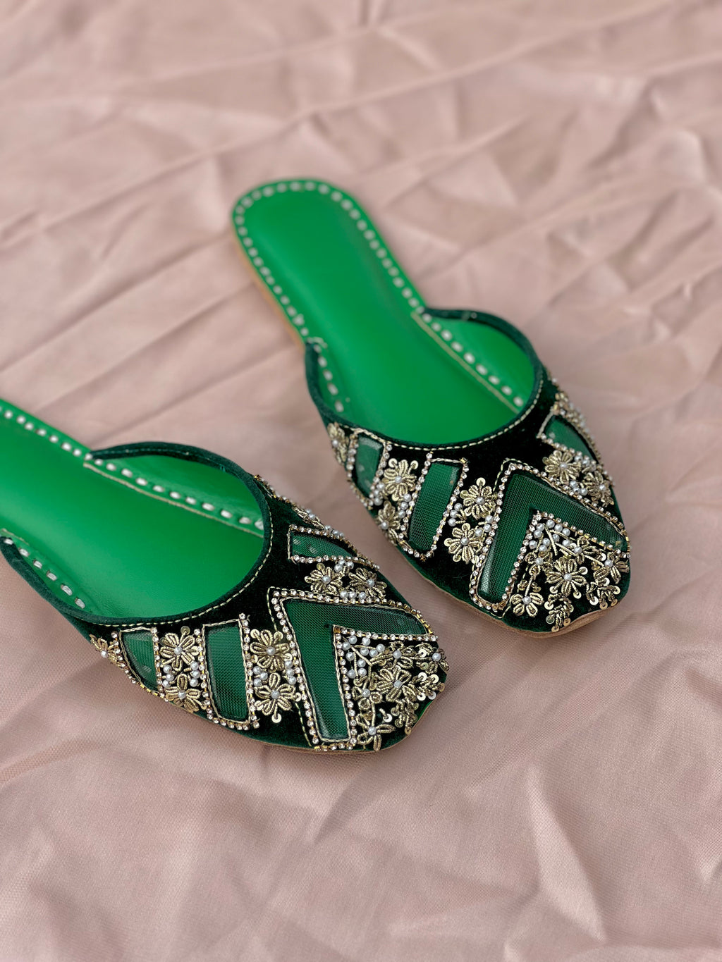 Elegant Green Backopen Khussa – Handcrafted Dabka & Pearl with Net Detail