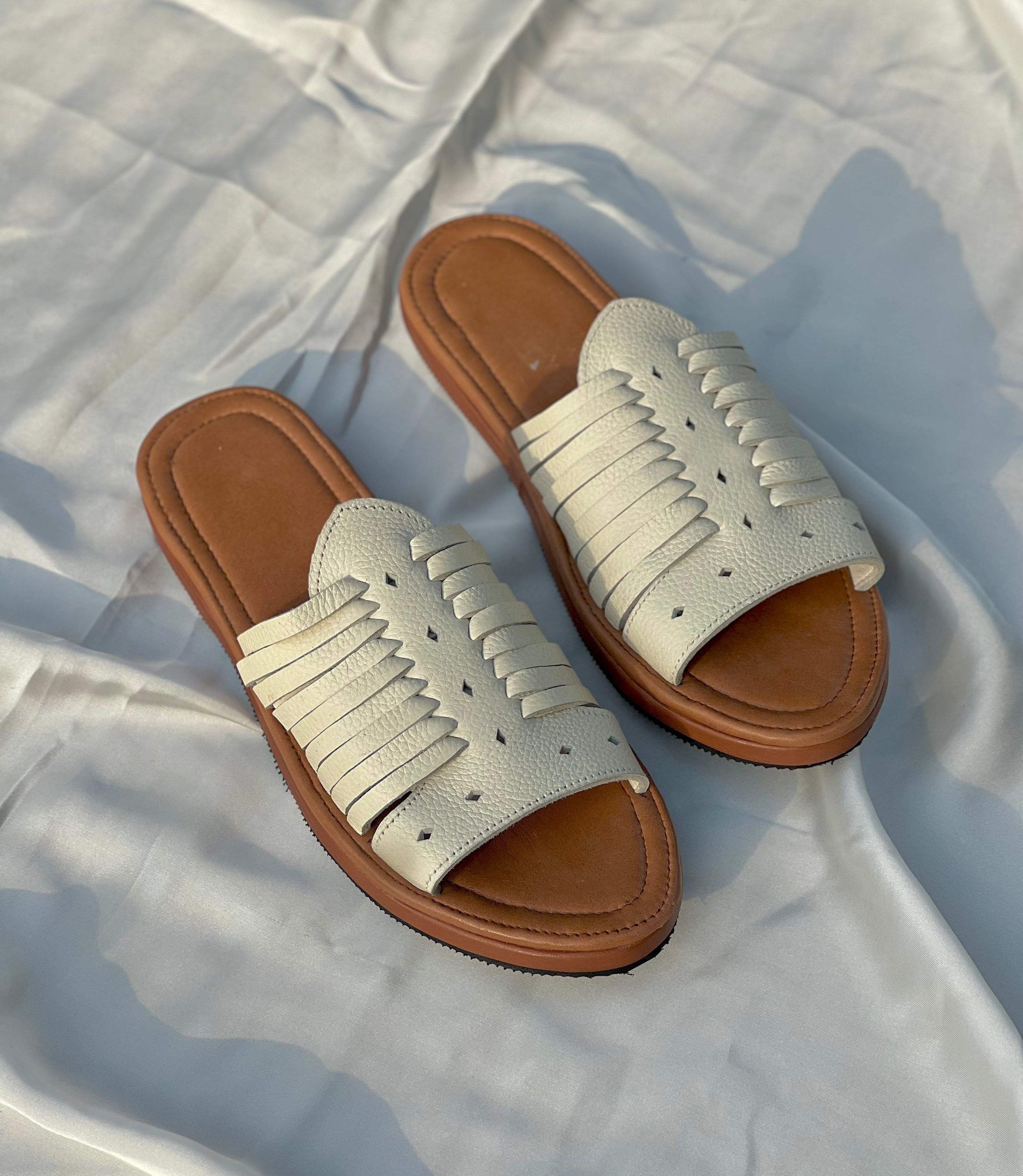 Khussa Planet Breezerow slide (white)