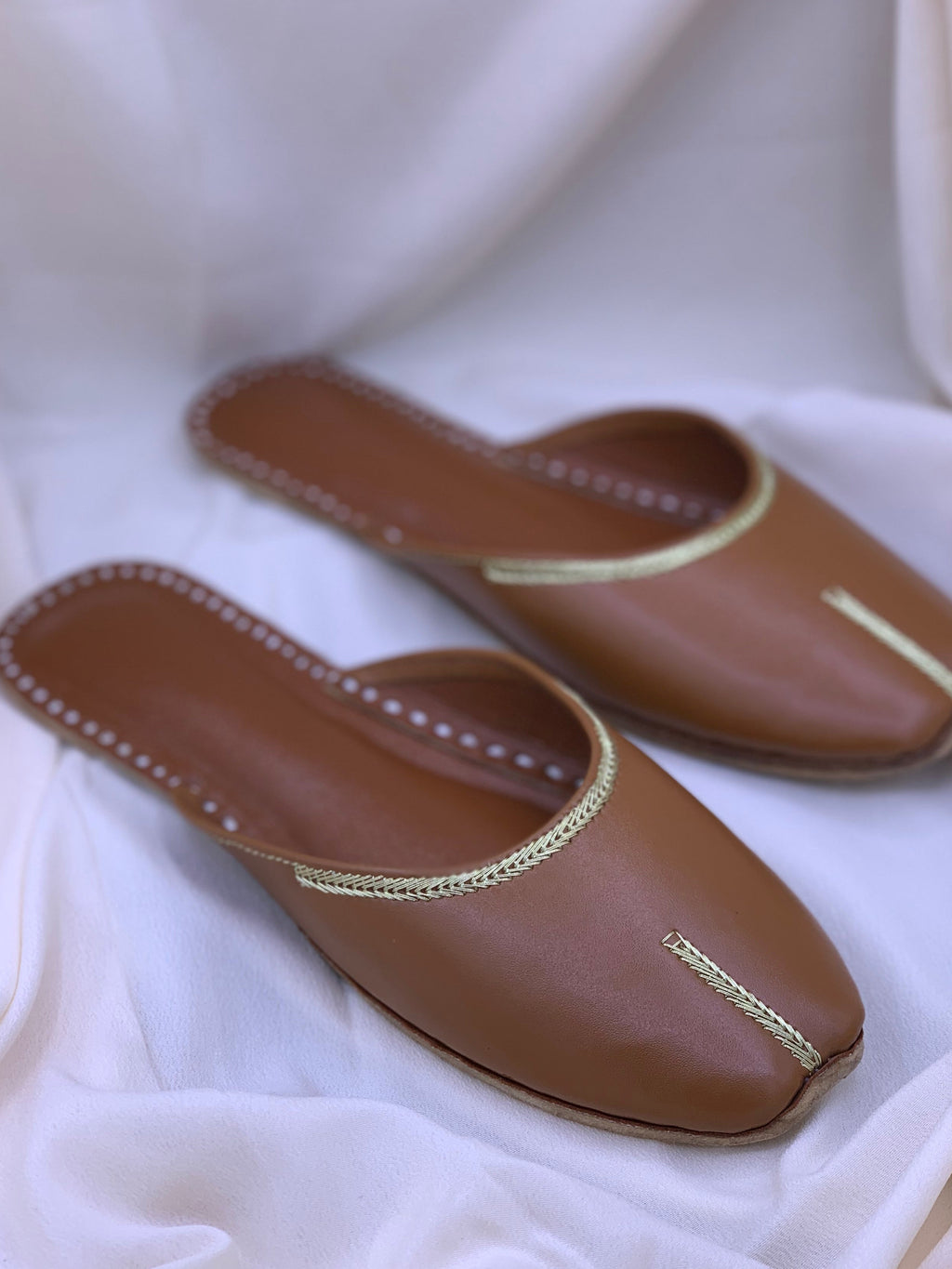 Classic Handcrafted Back Open Khussa | Elegant Tan Traditional Footwear
