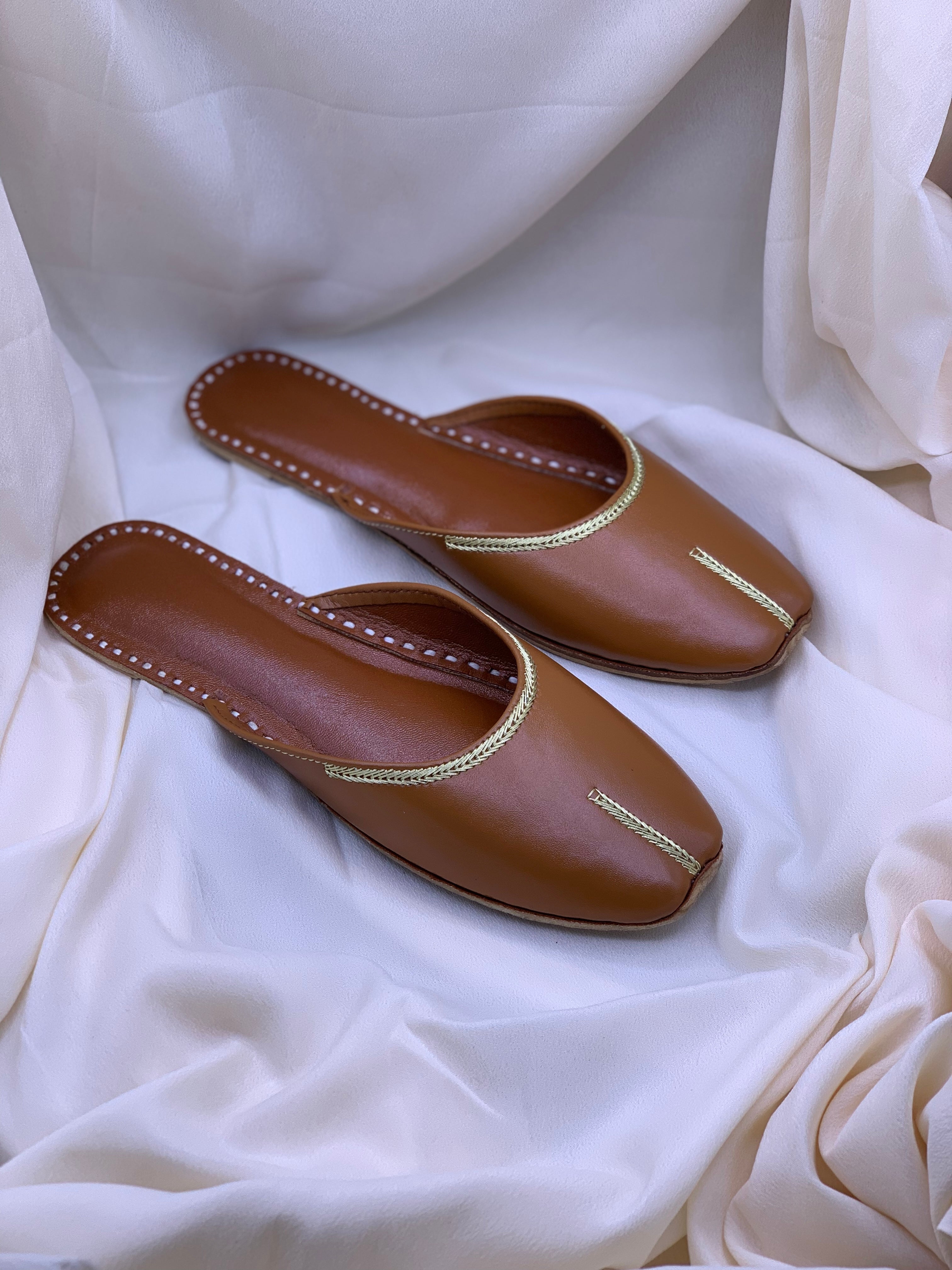 Classic Handcrafted Back Open Khussa | Elegant Tan Traditional Footwear