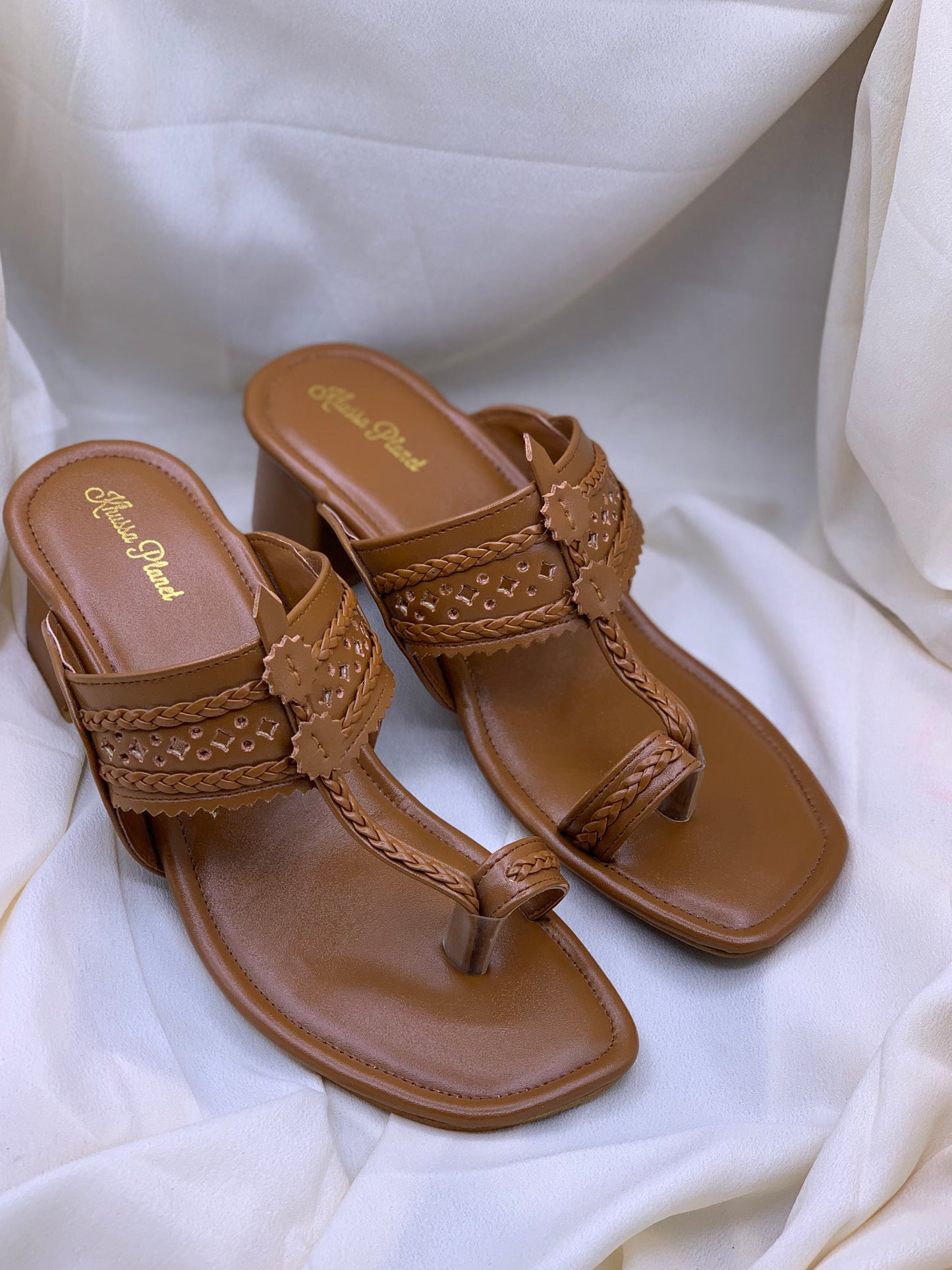 Elegant Hell Kolhapuri