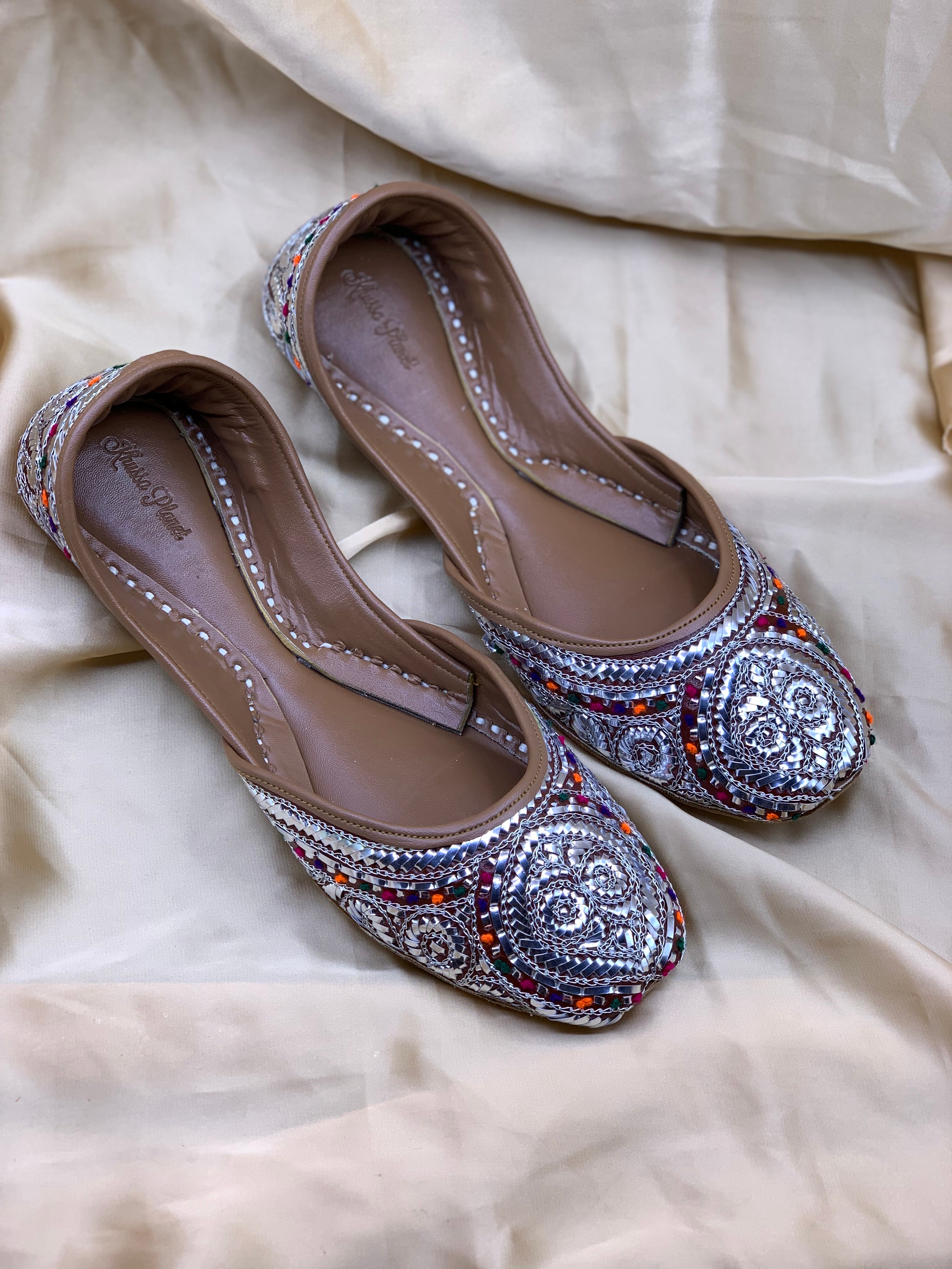 Khussa Planet MukaishWalk (Silver)