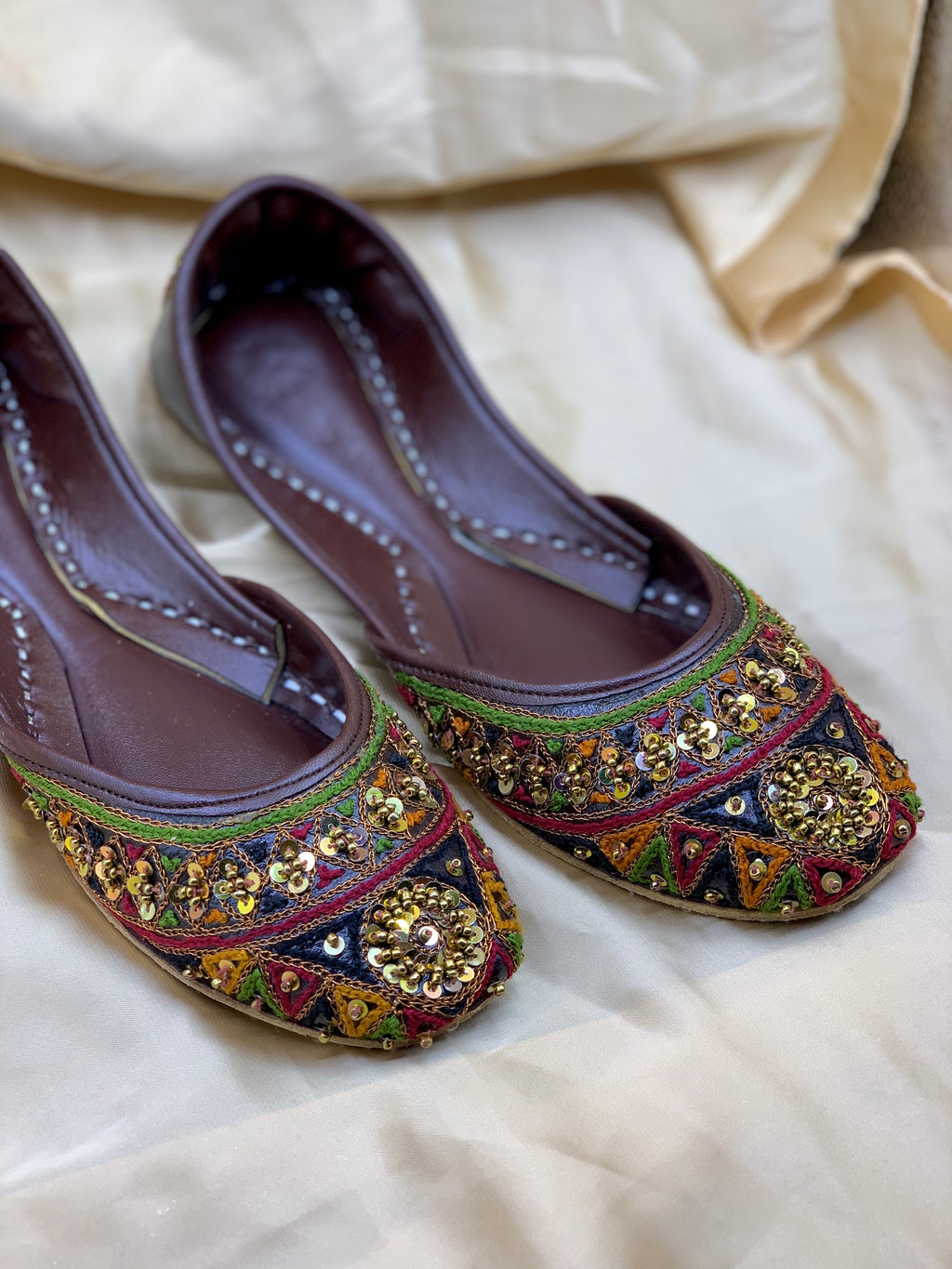 Handcrafted & Golden Embroidered Khussa