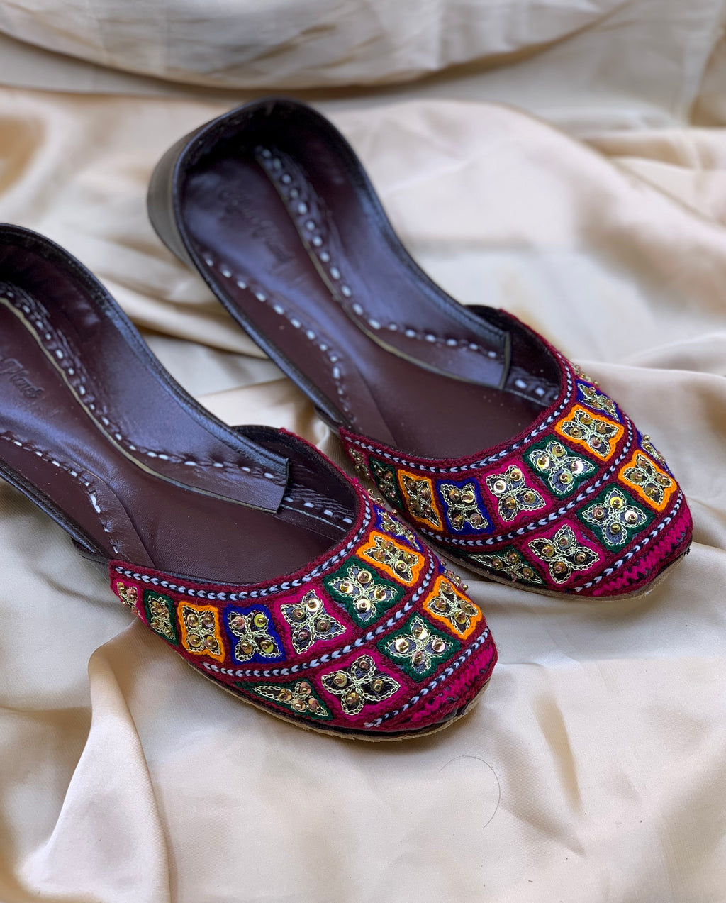 Handcrafted Multicolor Geometric Embroidered Khussa