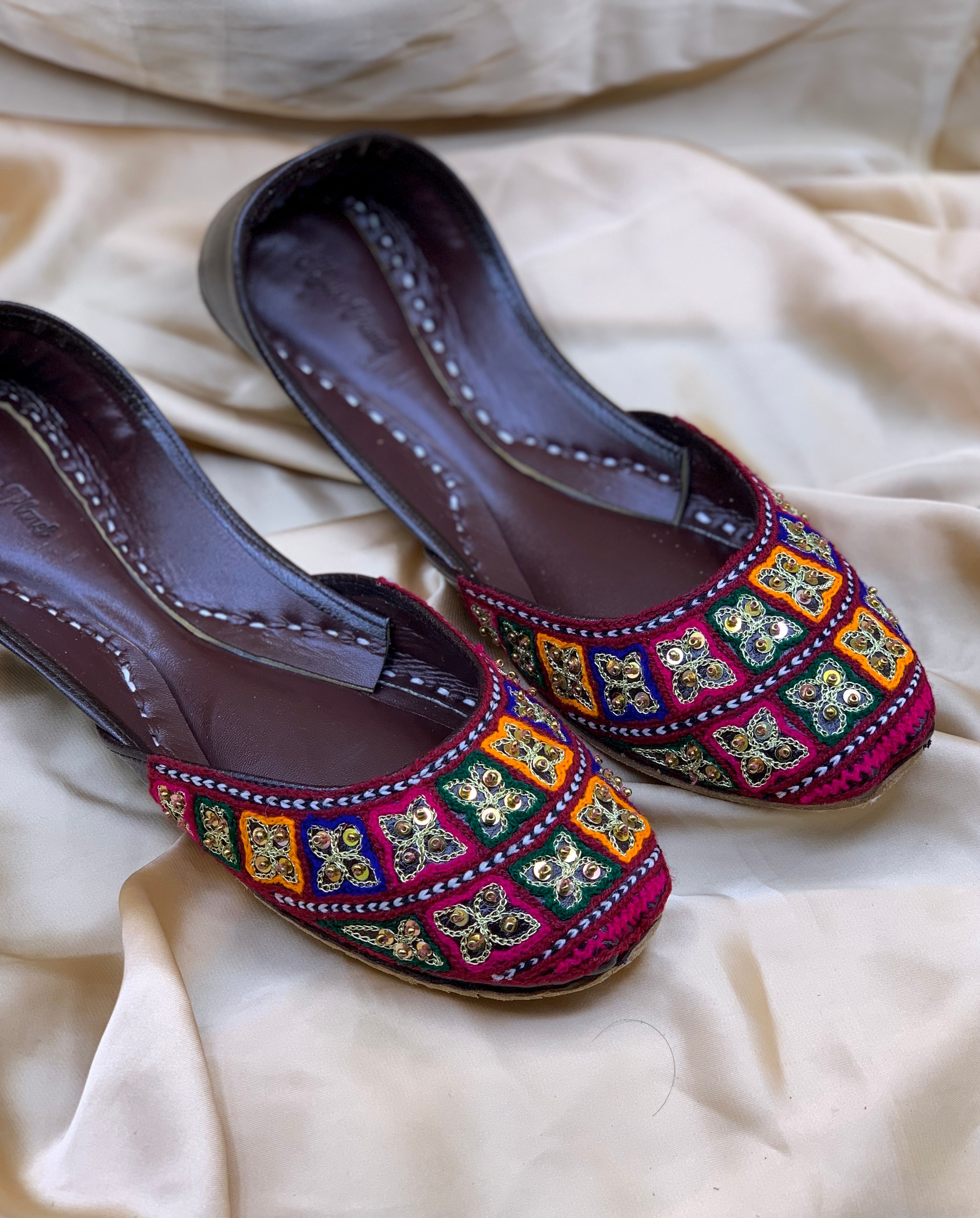 Handcrafted Multicolor Geometric Embroidered Khussa