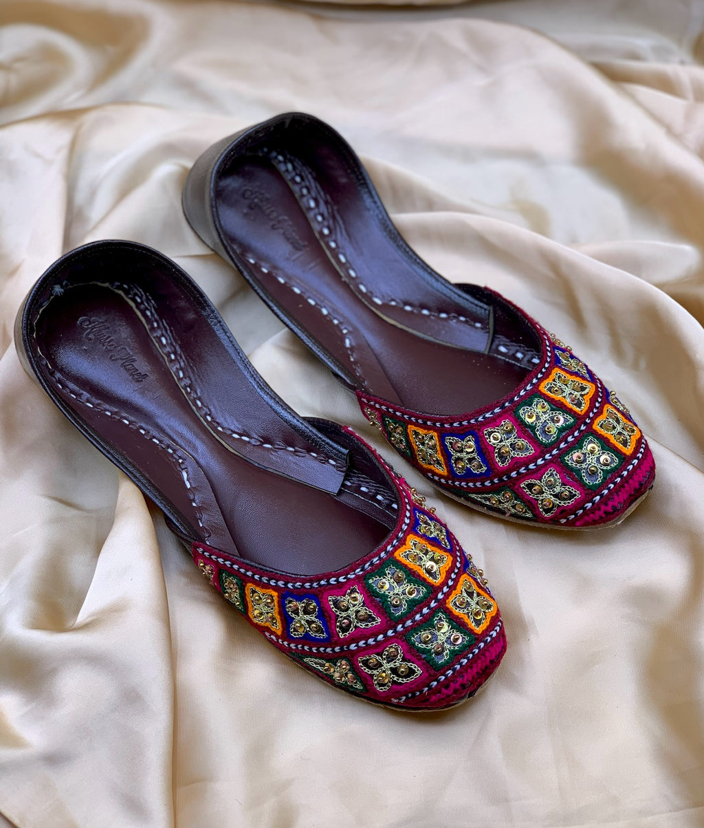 Handcrafted Multicolor Geometric Embroidered Khussa