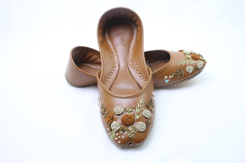 khussa Planet Tan Spring Flower