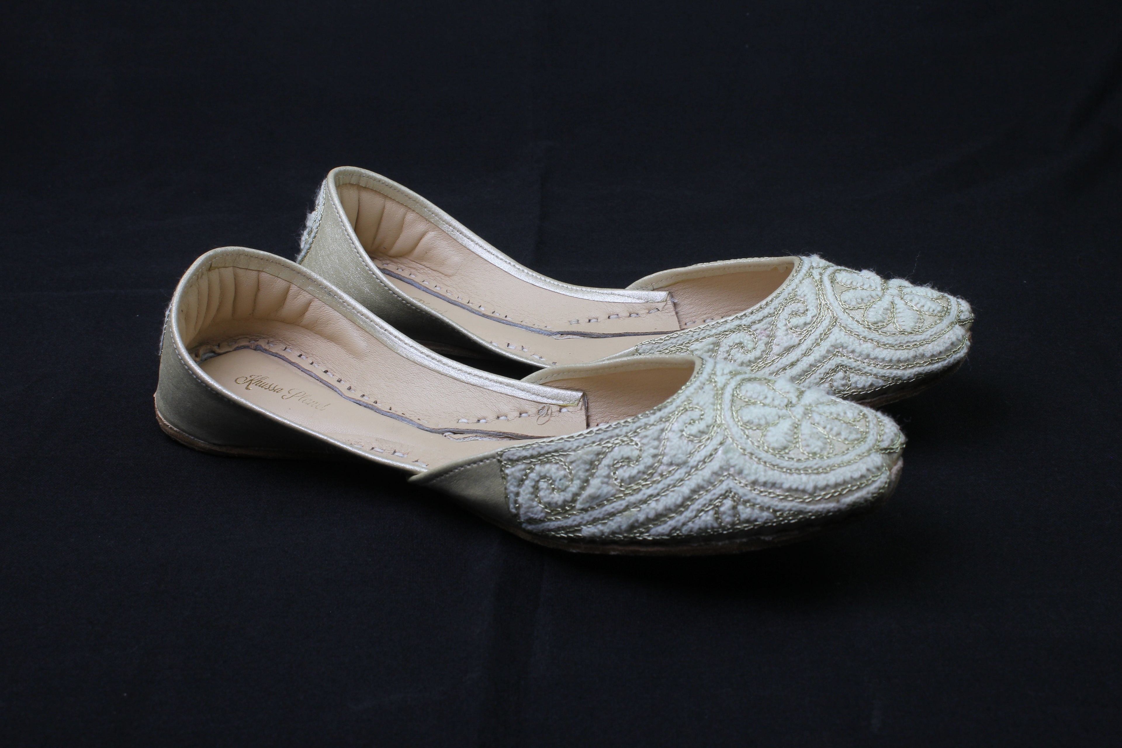 Cream Resham