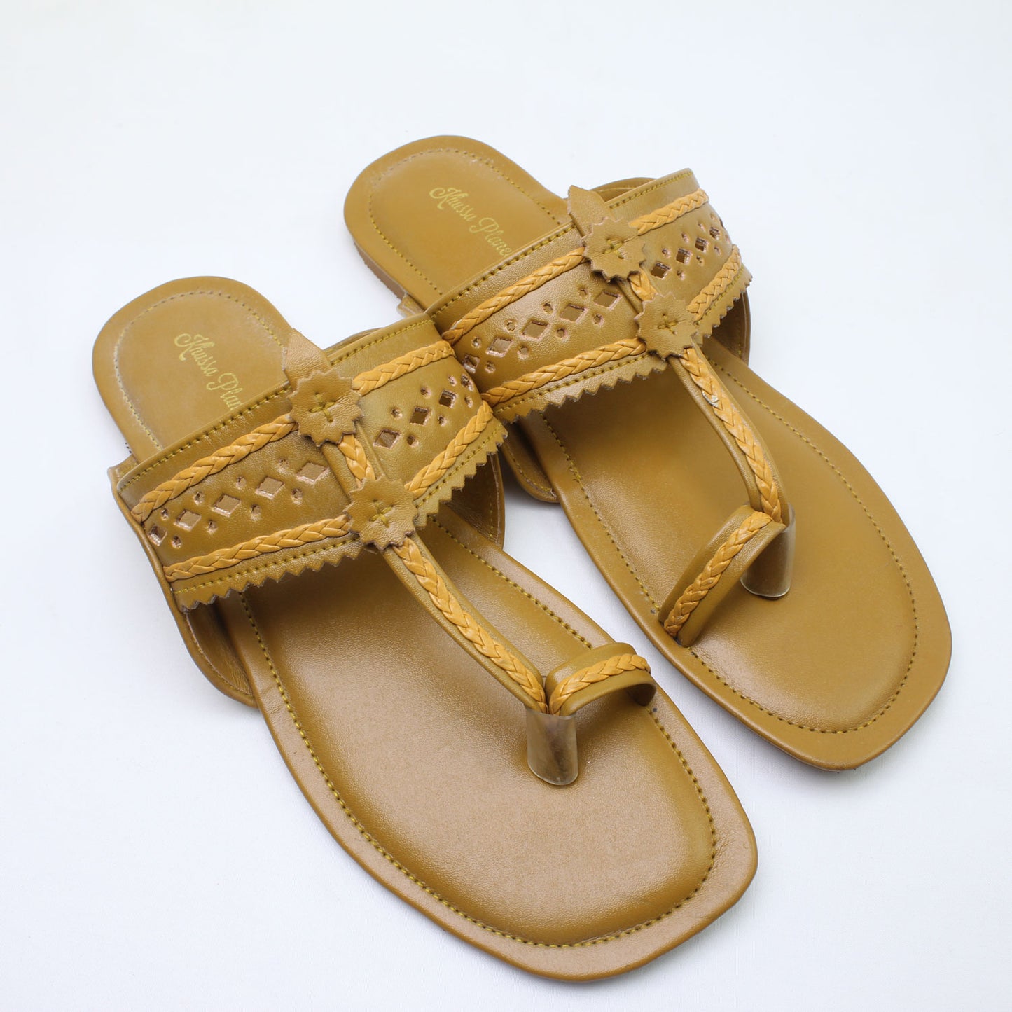 Khussa Planet Niqaash Kolhapuri Chappal
