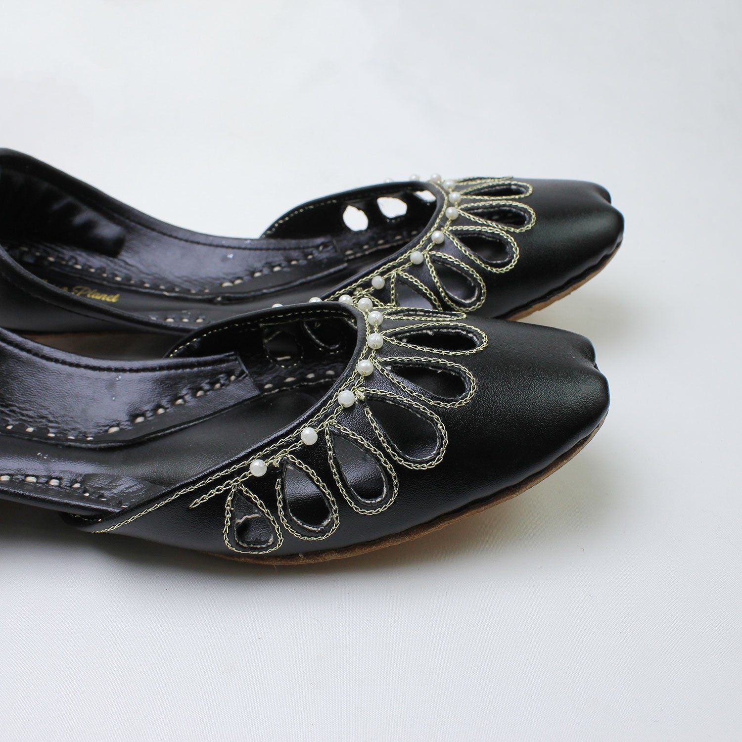Plain Black Khussa
