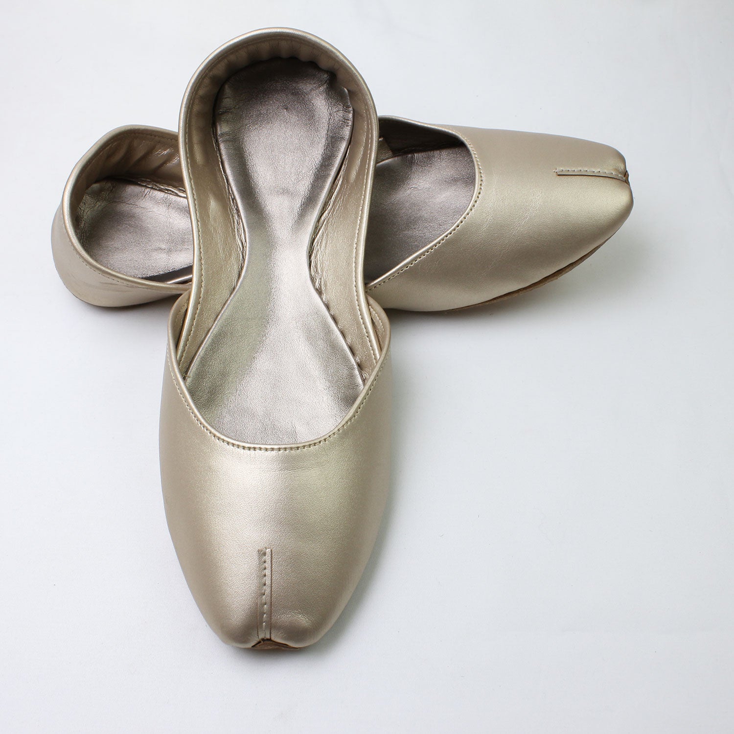 Plain Golden khussa