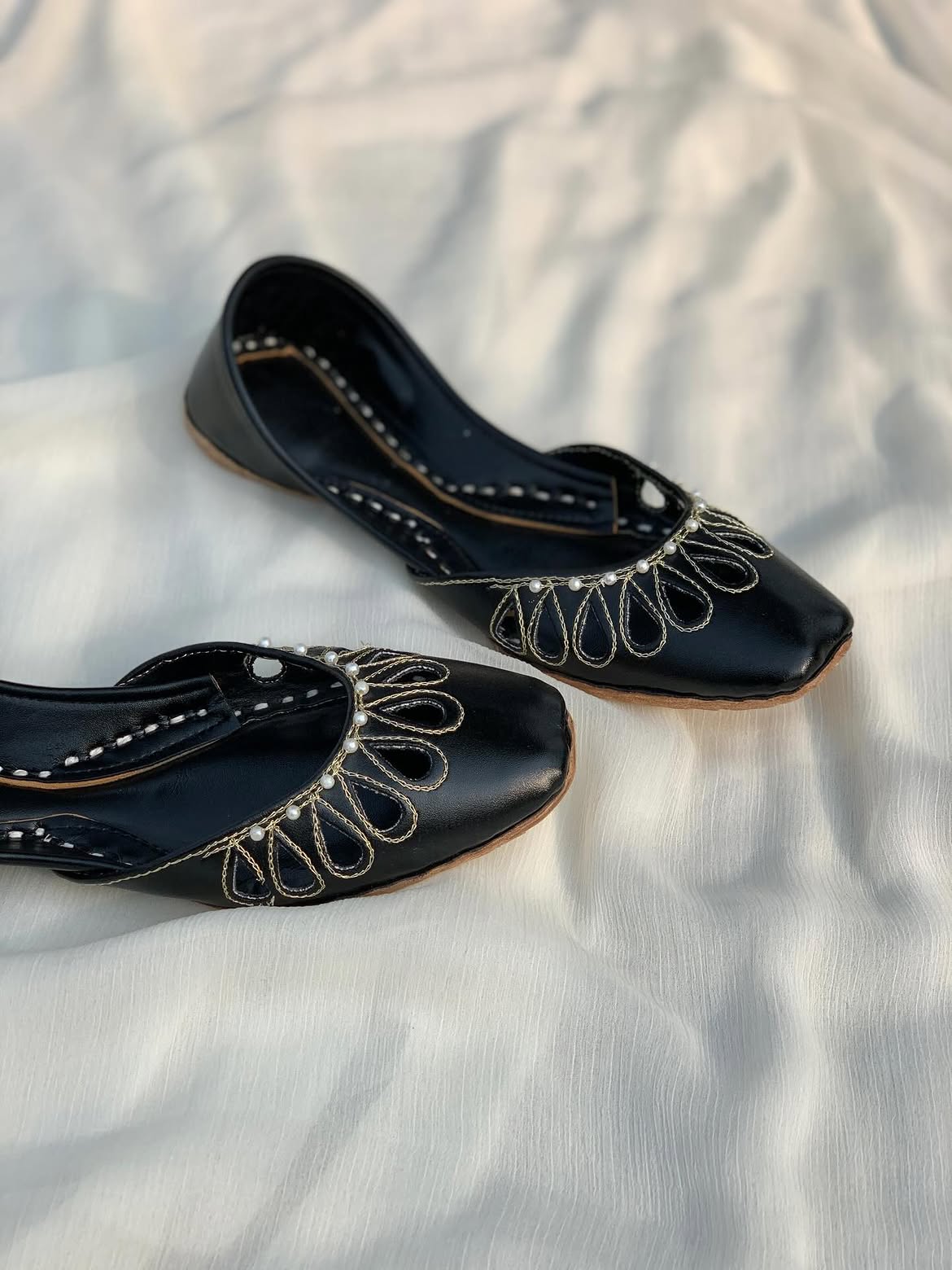 Badam Cutwork Khussa — Black