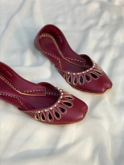 Badam Cutwork Khussa — Maroon