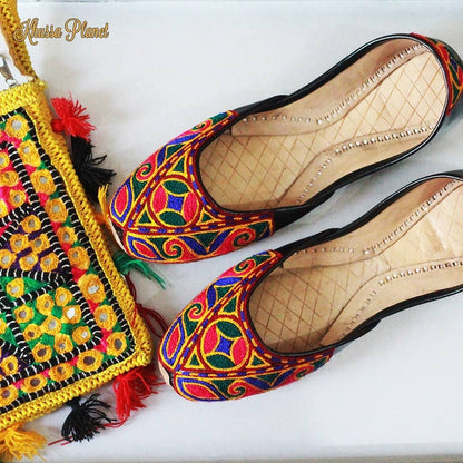 Handcrafted Embroidered Khussa