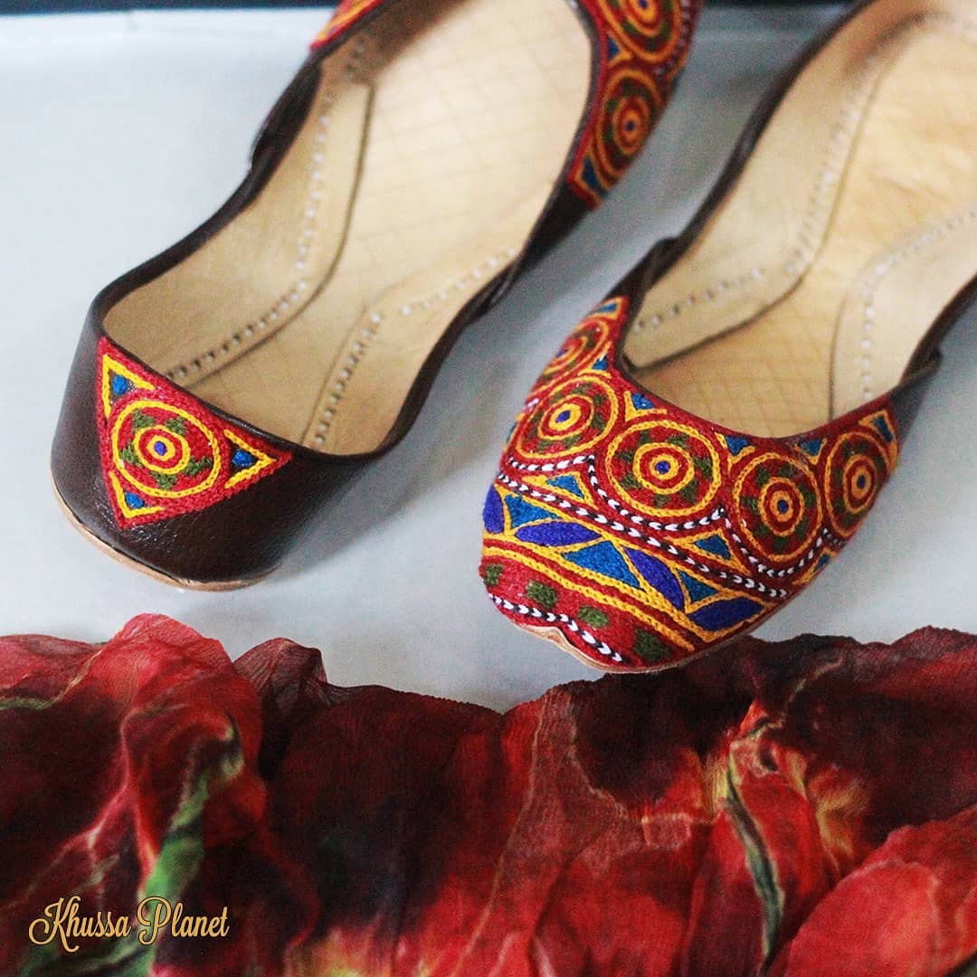 Handcrafted Embroidered Khussa