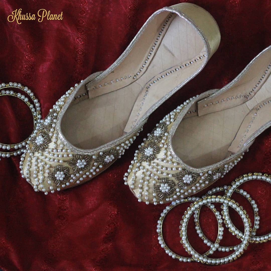 Handcrafted Ladies Pearl Khussa