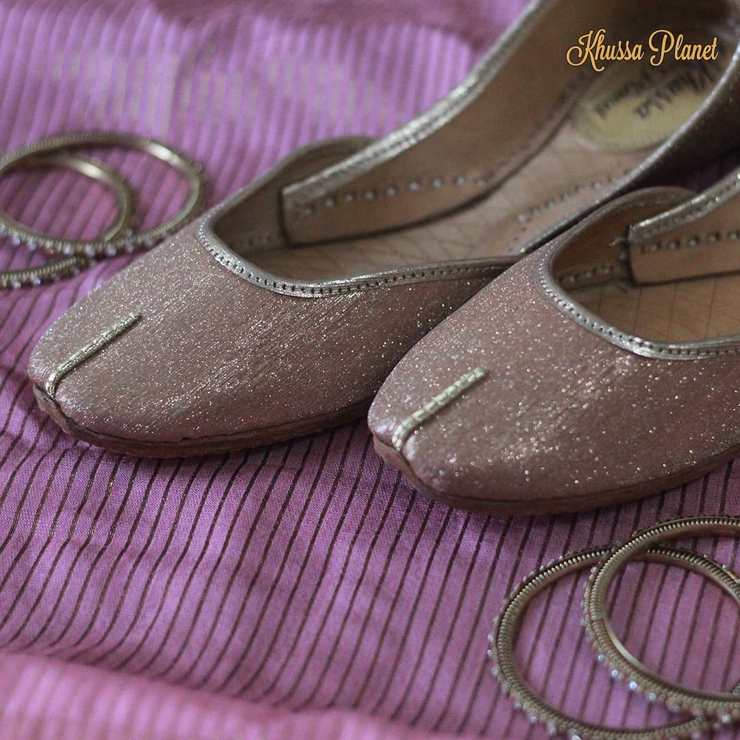 Ladies Pink Casual Khussa