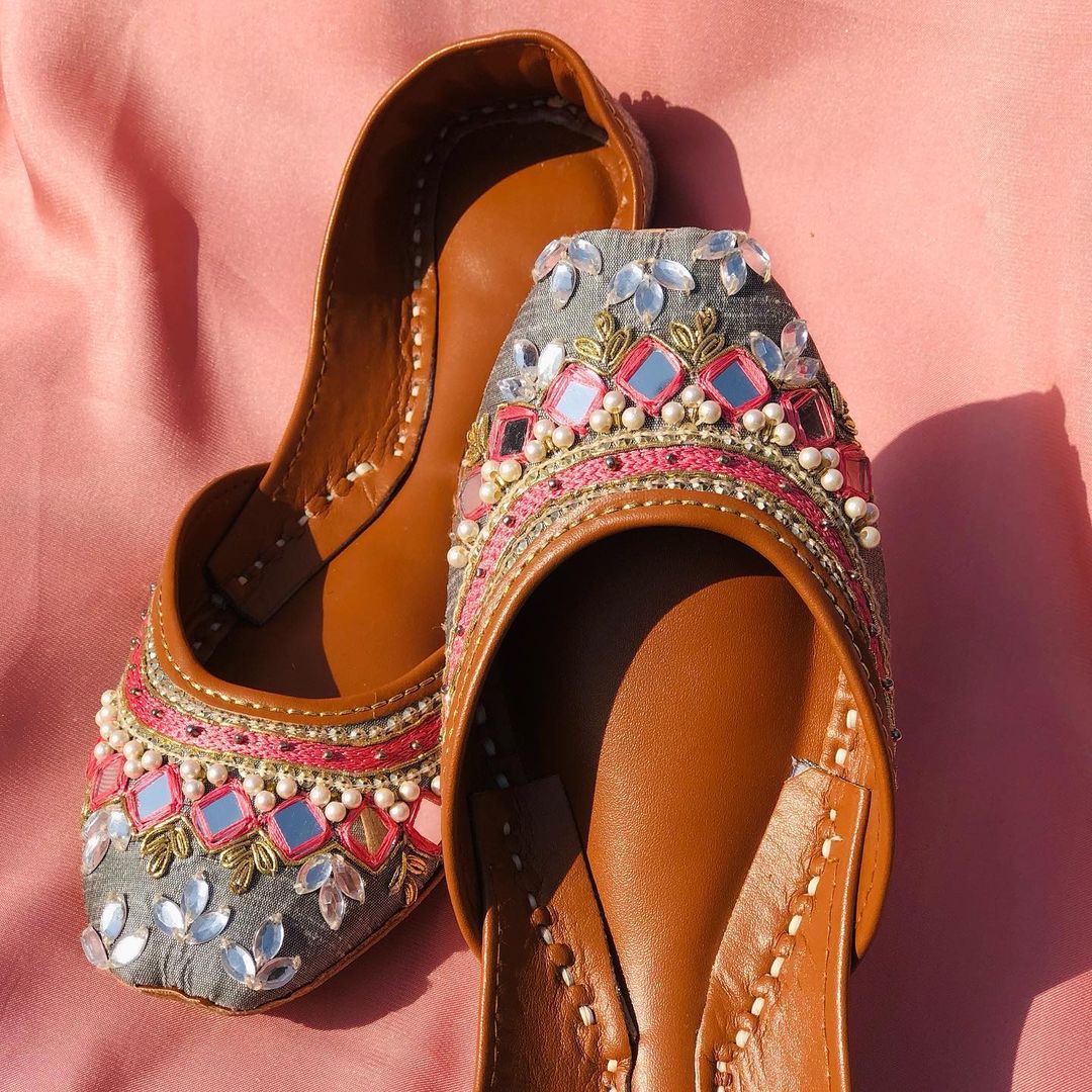 Handcrafted  Dabka Mirror Work Khussa