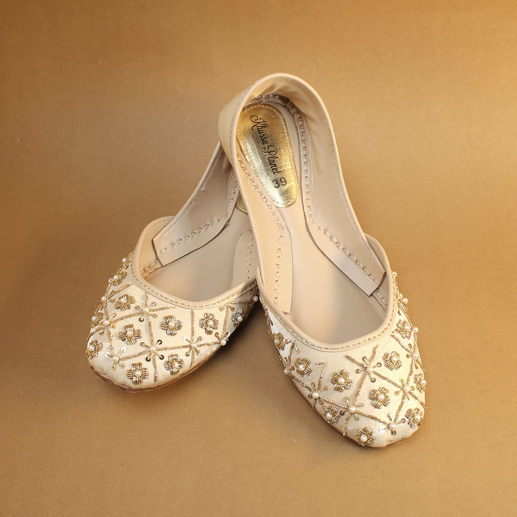Elegant Golden Embroidered Khussa & Clutch Set – Pearl & Zari Work