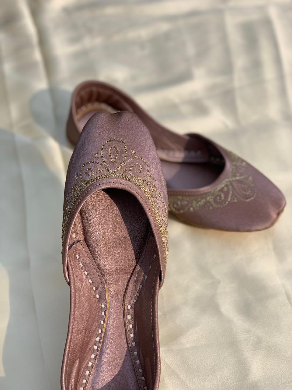 Khussa Planet Aari Tilla (light purple)