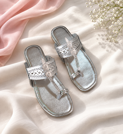 Niqaash kolhapuri chappal (Silver)