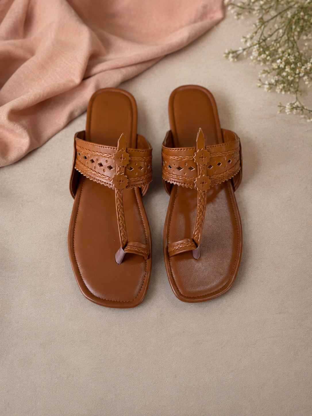 Niqaash kolhapuri chappal (Mustard)