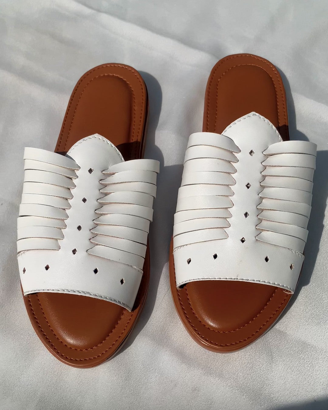 Khussa Planet Breezerow slide (white)