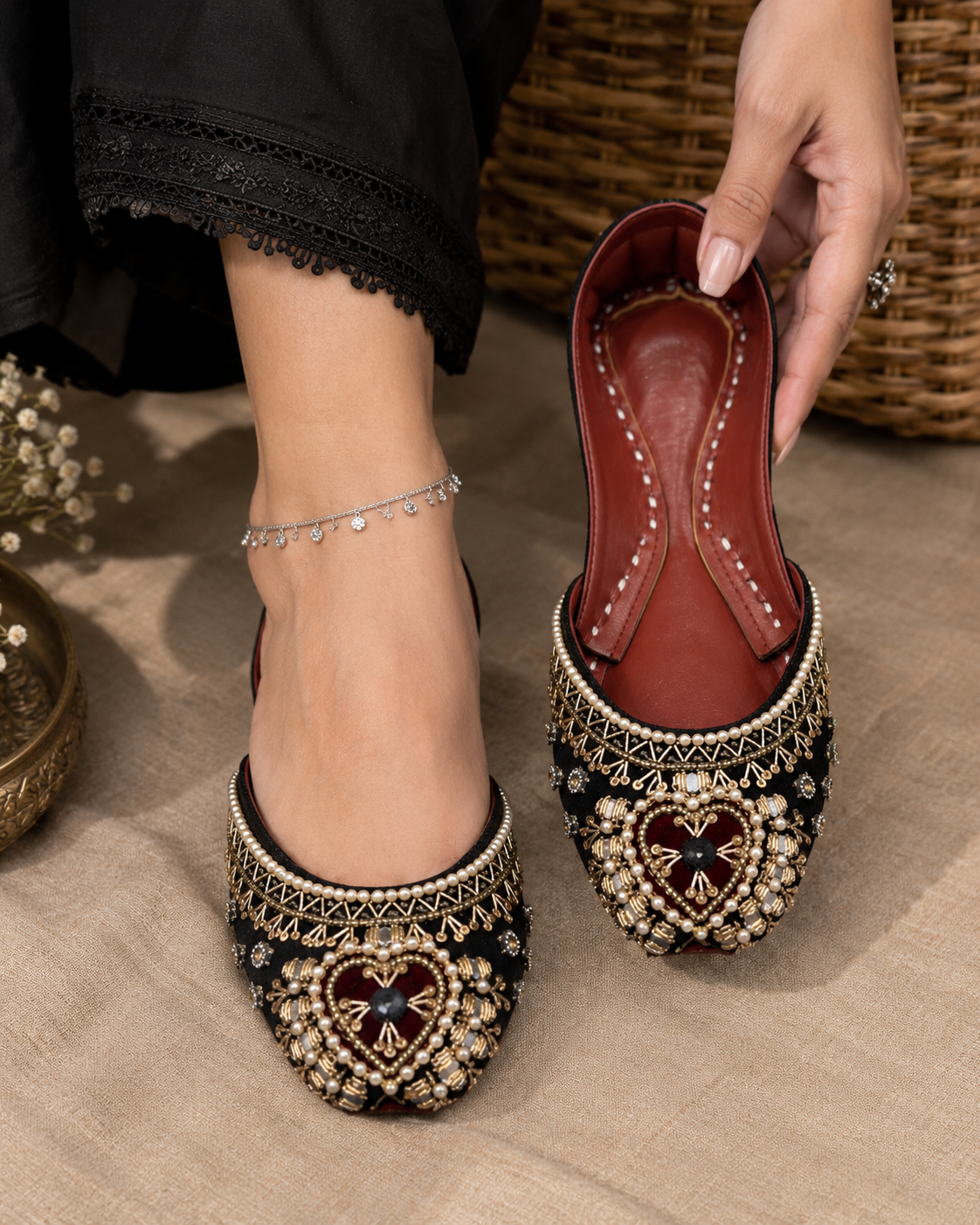 Dilkash Mirror Khussa – Elegance in Every Step