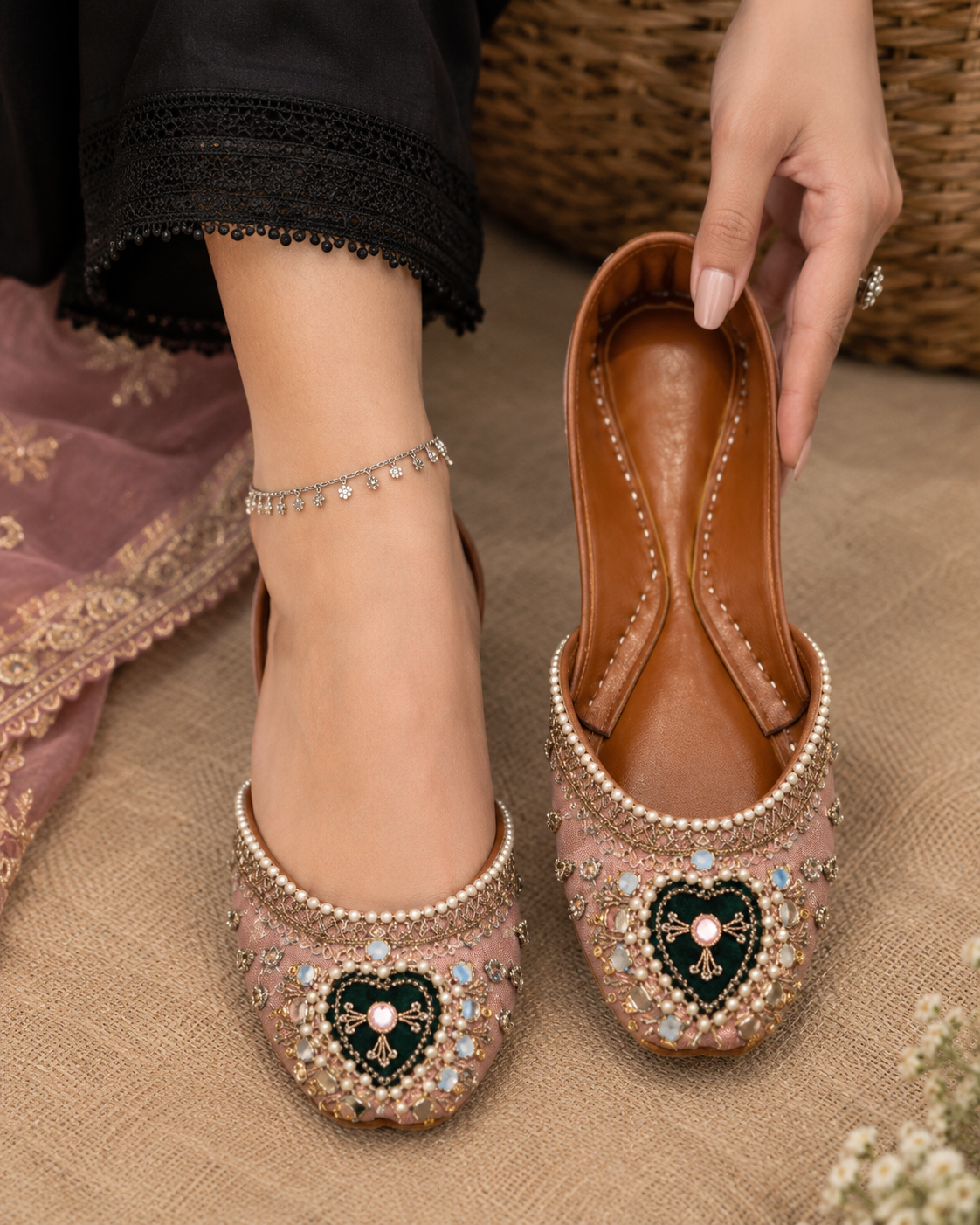 Dilkash Mirror Khussa – Elegance in Every Step
